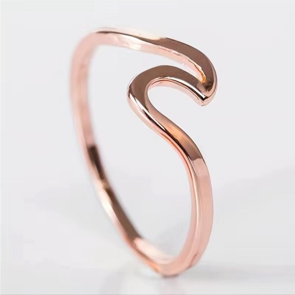 ROSEGOLD WAVE RING SIZE 9 - Picture 4 of 4
